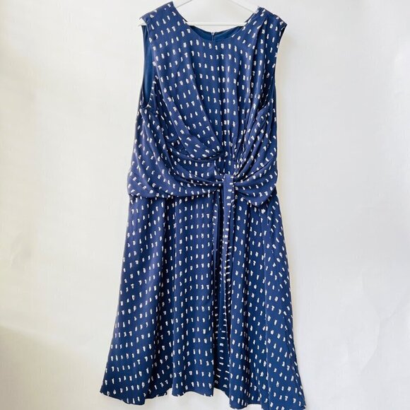 MM Lafleur Samantha wrap dress , Blue dots prints, Plus size 3 - Picture 2 of 12